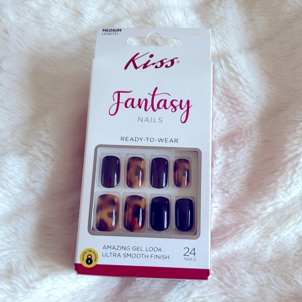 Kiss fantasy animal print nails